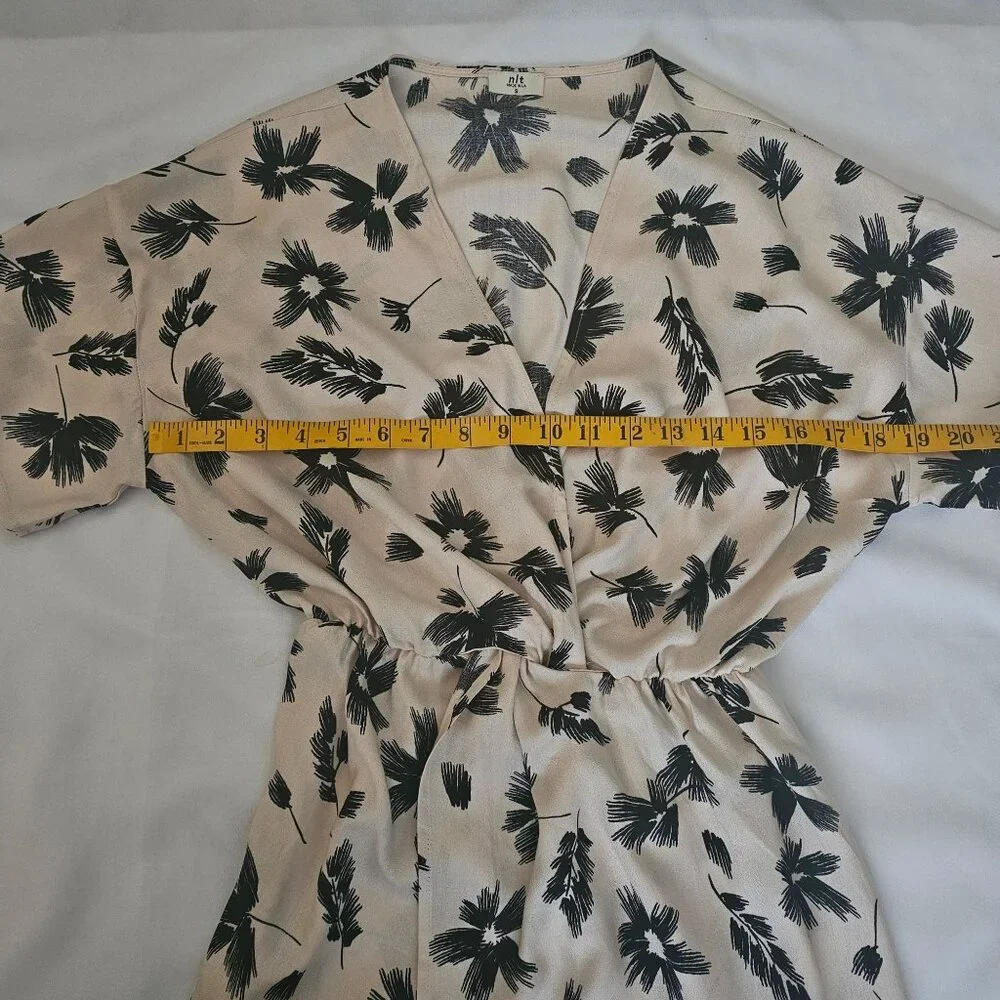 n/t Women's Beige & Black Floral Elastic Waist V-Neckline Maxi Dress Size Small - Picture 8 of 13
